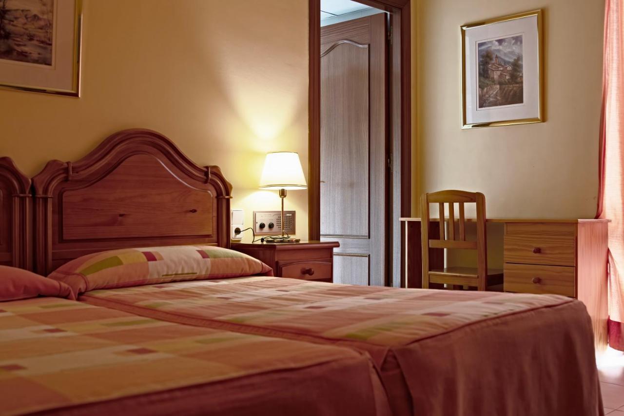 Pensio La Creu Hotel Esterri D'Aneu Ngoại thất bức ảnh