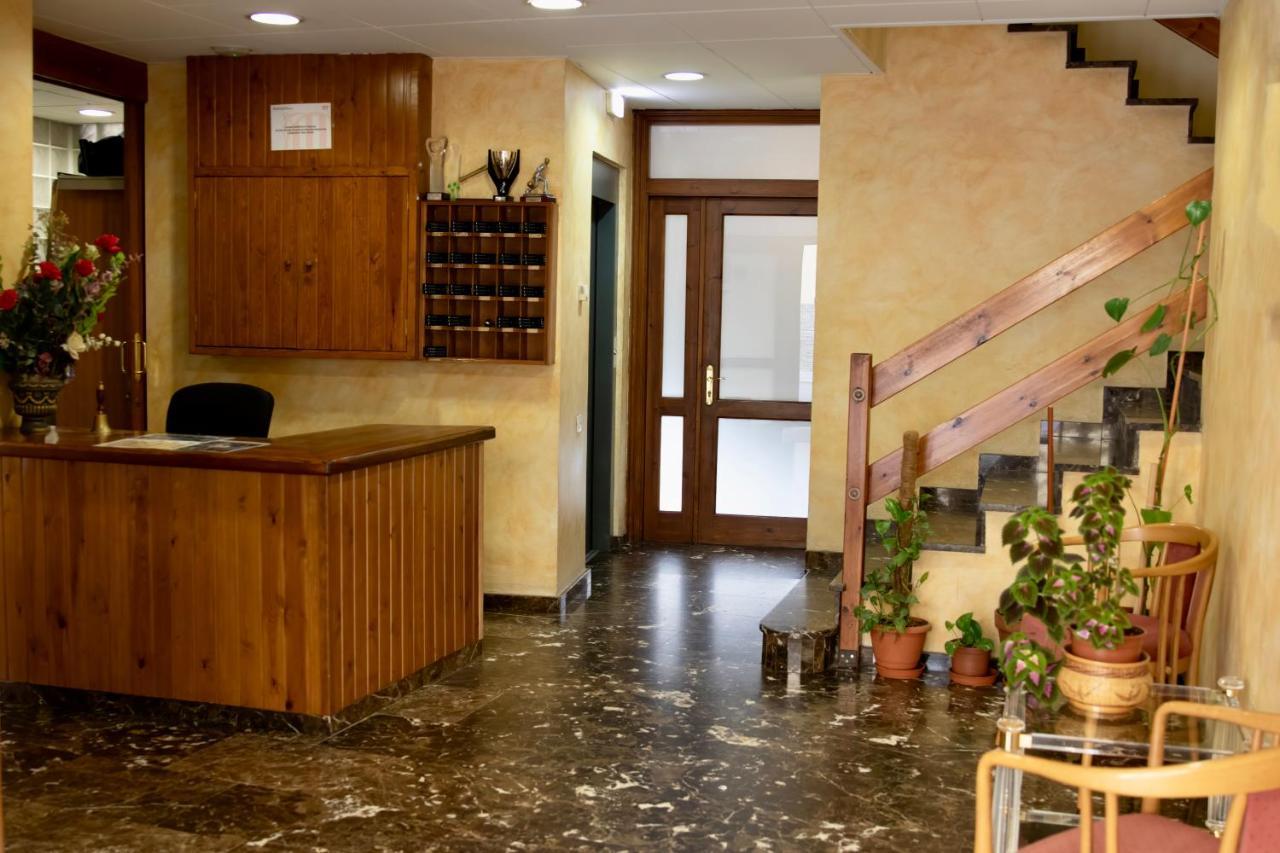 Pensio La Creu Hotel Esterri D'Aneu Ngoại thất bức ảnh