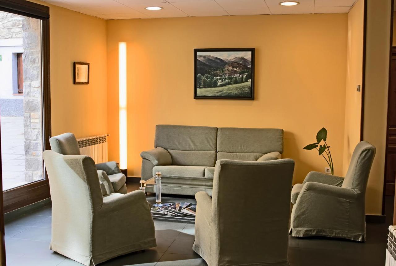 Pensio La Creu Hotel Esterri D'Aneu Ngoại thất bức ảnh