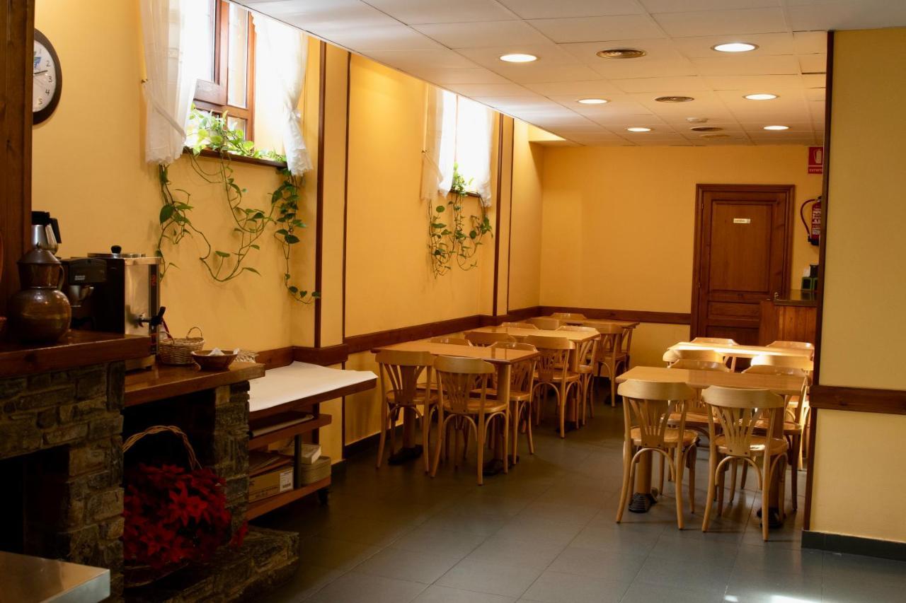 Pensio La Creu Hotel Esterri D'Aneu Ngoại thất bức ảnh