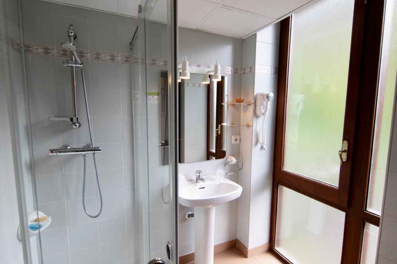 Pensio La Creu Hotel Esterri D'Aneu Ngoại thất bức ảnh