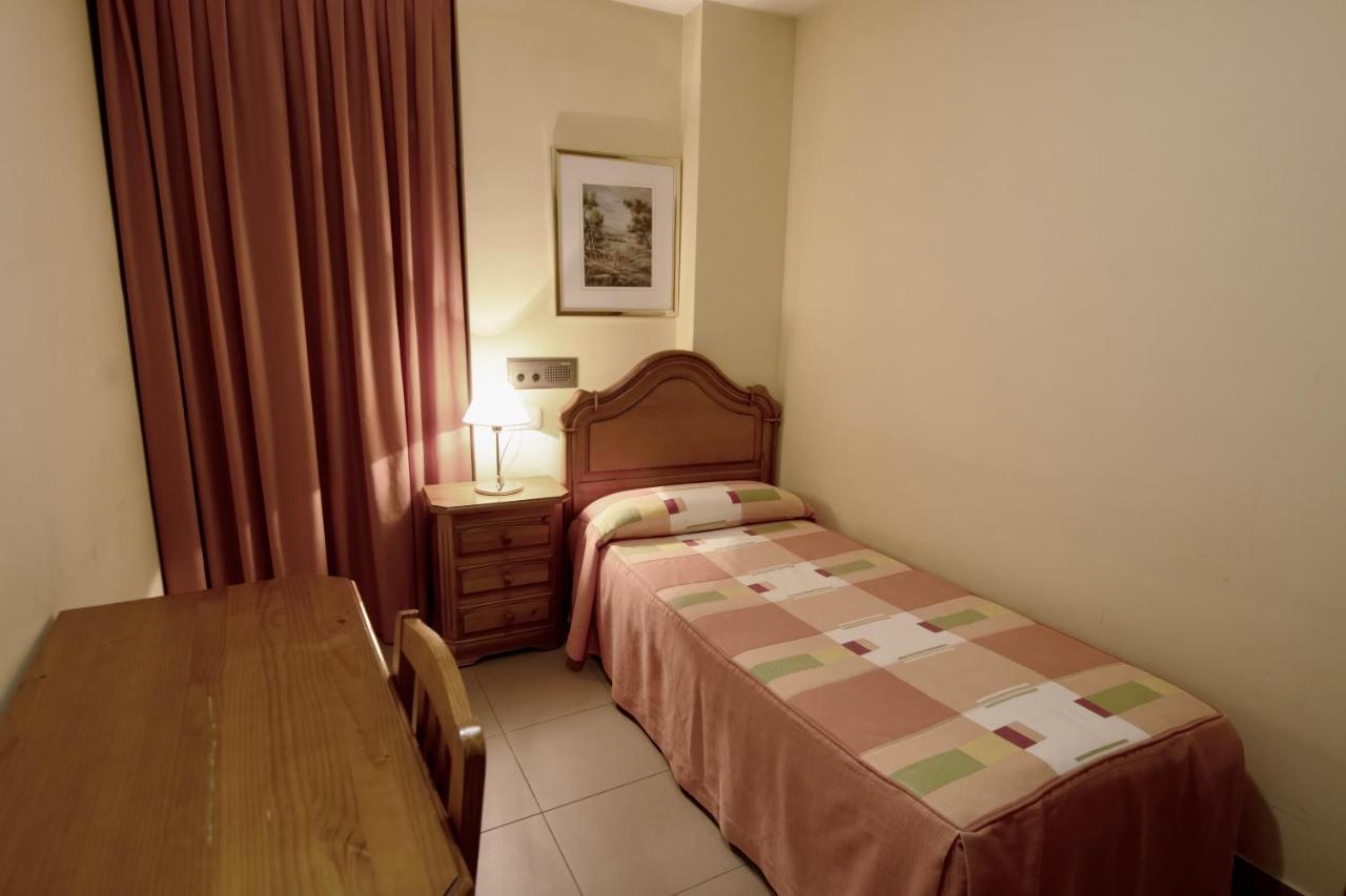 Pensio La Creu Hotel Esterri D'Aneu Ngoại thất bức ảnh