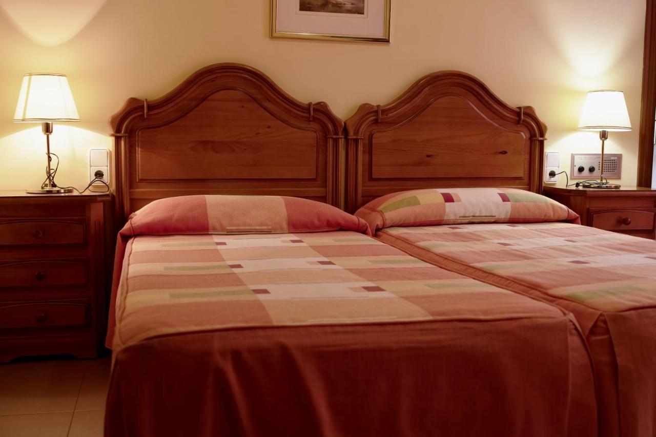Pensio La Creu Hotel Esterri D'Aneu Ngoại thất bức ảnh