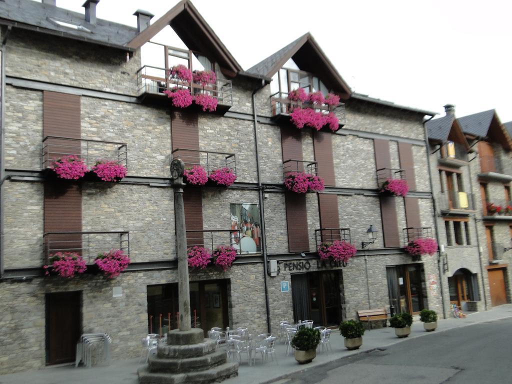 Pensio La Creu Hotel Esterri D'Aneu Ngoại thất bức ảnh