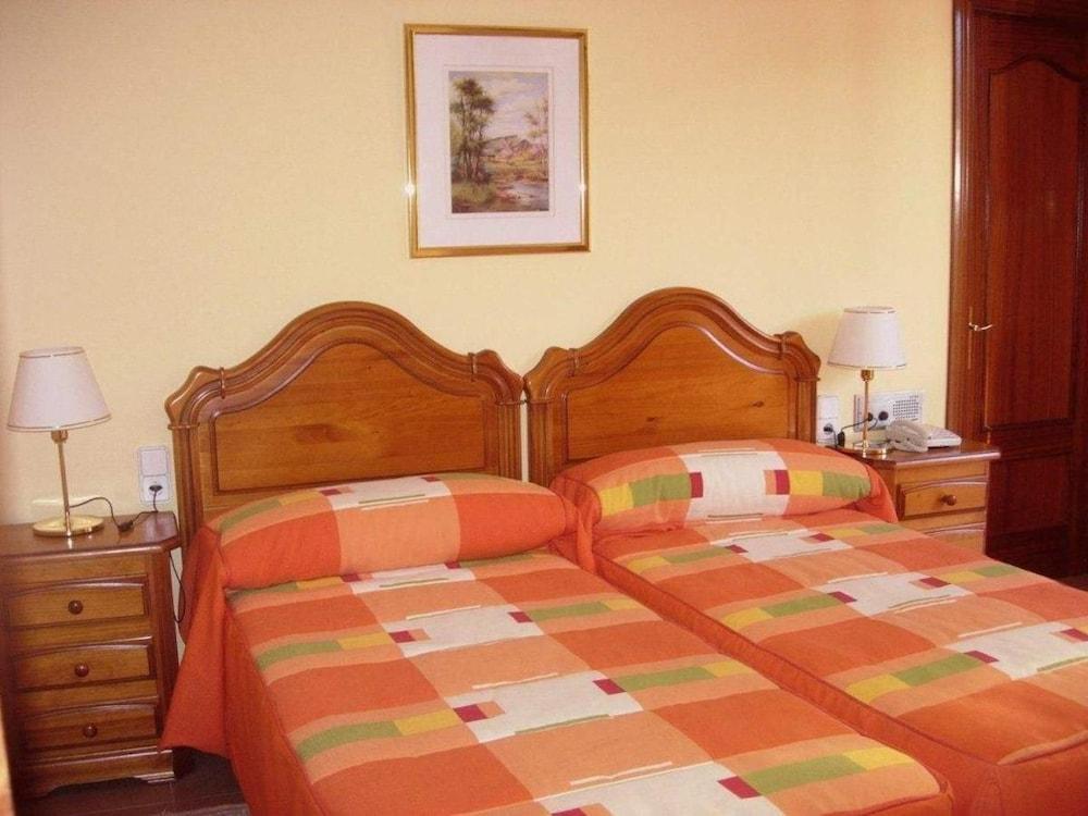 Pensio La Creu Hotel Esterri D'Aneu Ngoại thất bức ảnh