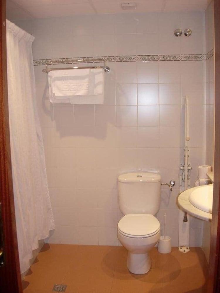 Pensio La Creu Hotel Esterri D'Aneu Ngoại thất bức ảnh